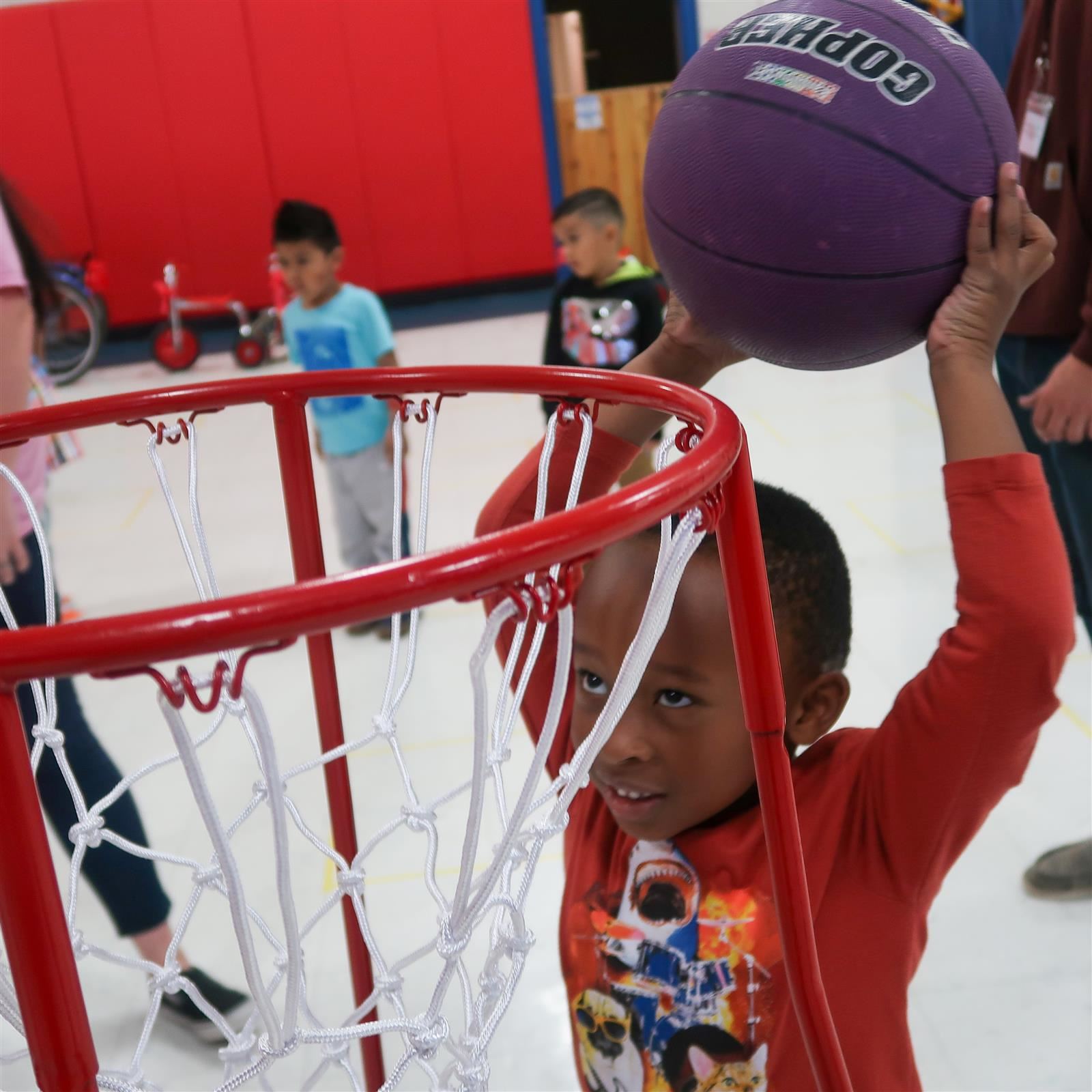  Preschoolers are playing hoops again, thanks to 2 GHS assists
